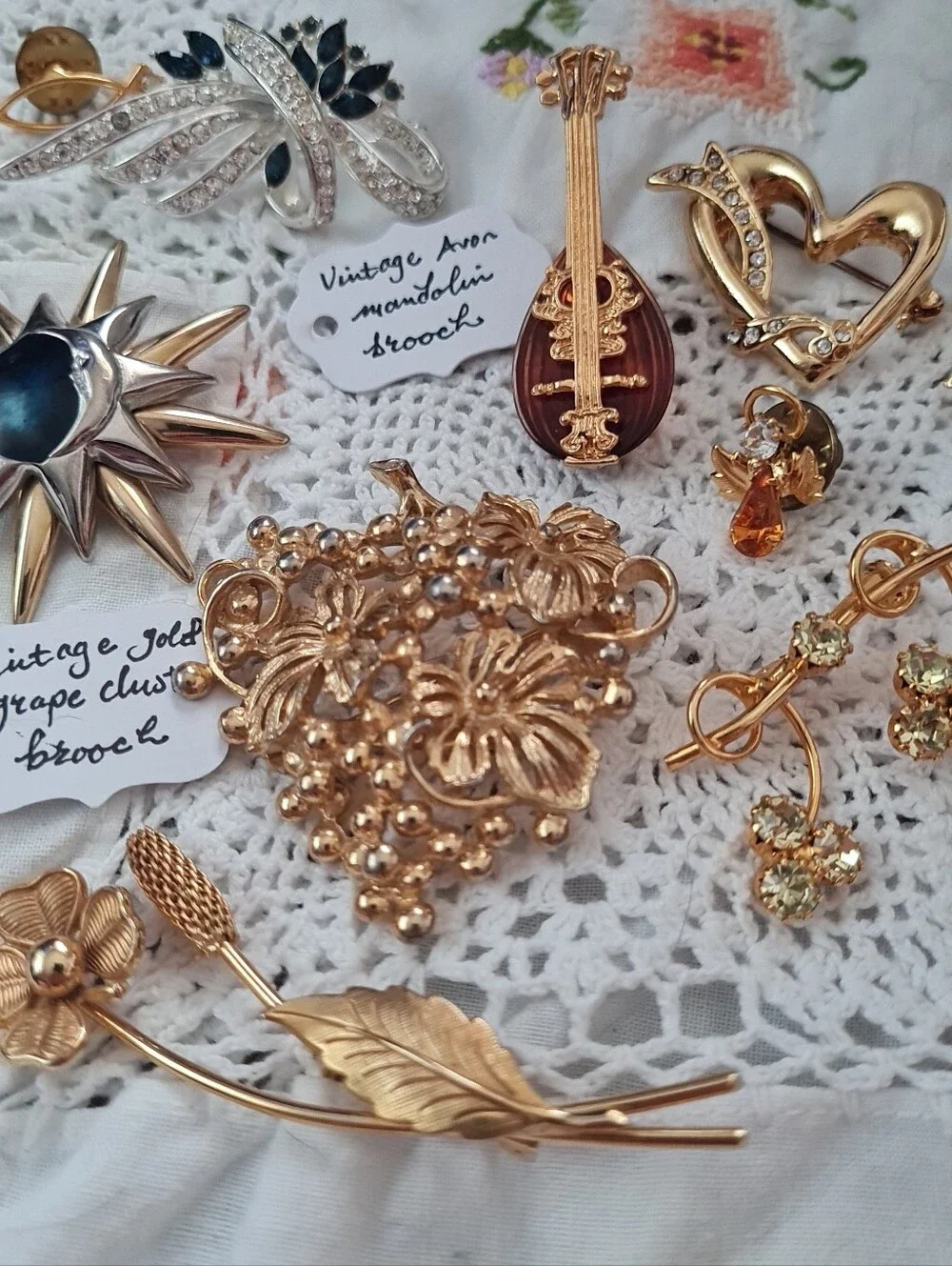 Lot of 12 Vintage Brooches & Pins
